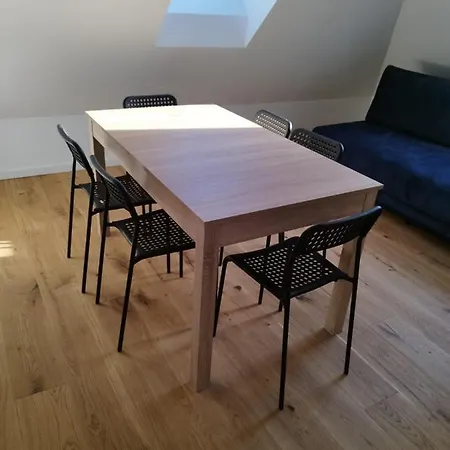 Am Campus Apartman *