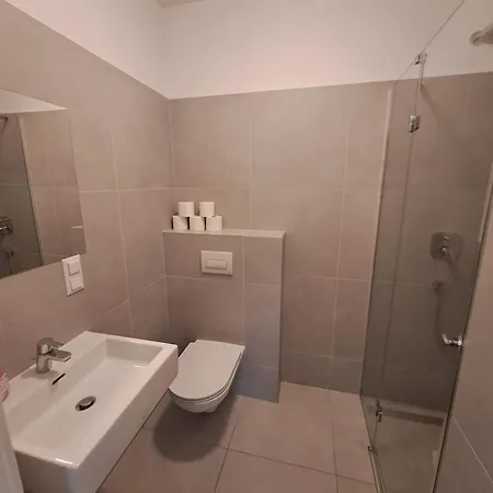 Am Campus Apartman *