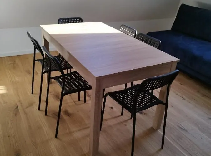 Am Campus Apartman *